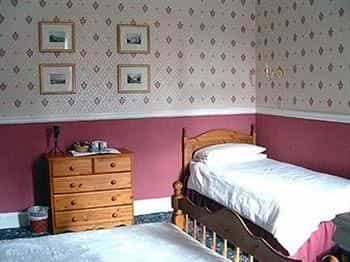Cedar Villa Guest House - B&B Cedar Villa Guest House - B&B