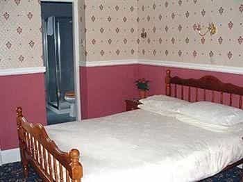 Cedar Villa Guest House - B&B Cedar Villa Guest House - B&B
