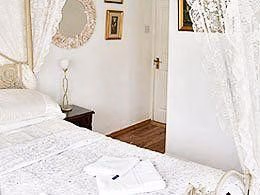 Brooklands Guest House2