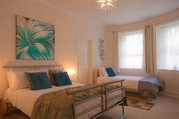 The Guesthouse East4