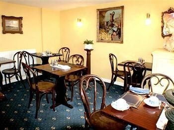 Coward’s Guest House3