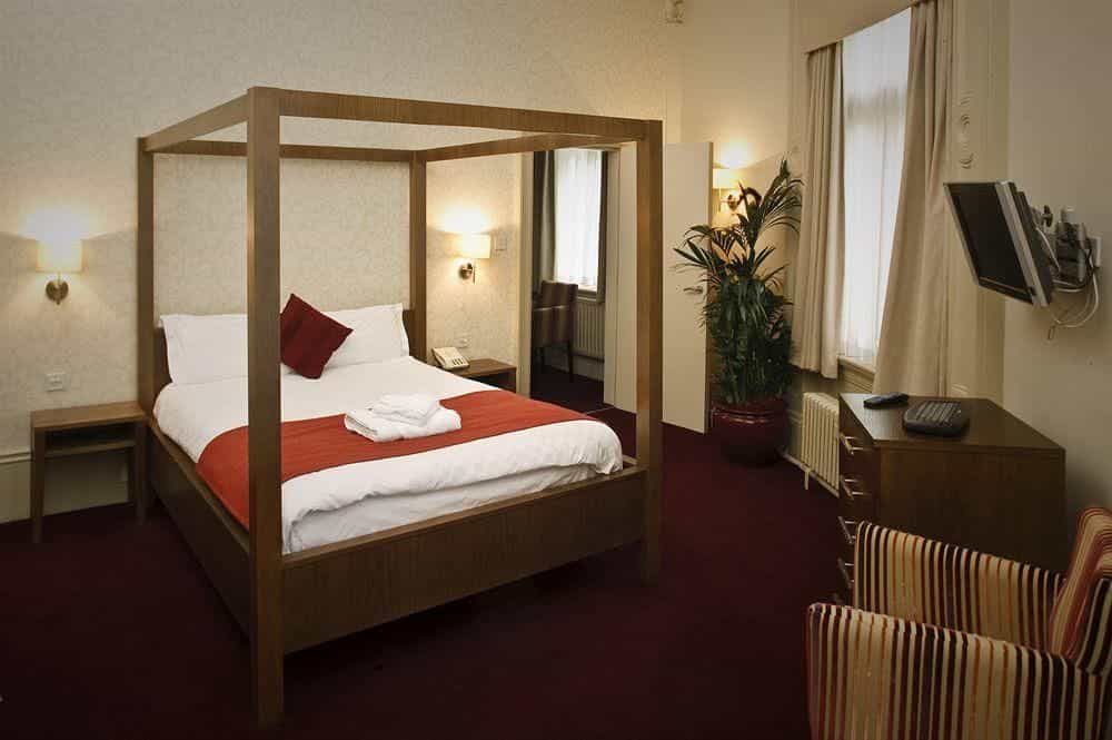 The Crown Hotel The Crown Hotel