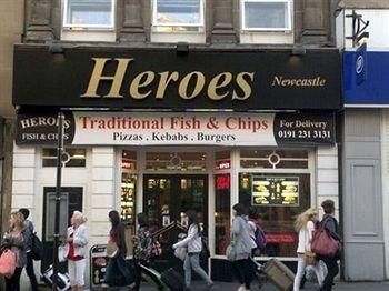Heroes Hotel - Hostel4