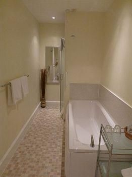 Invernairne Guest House3