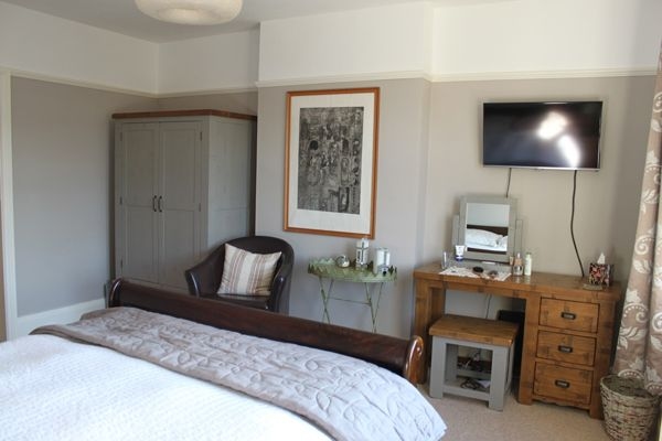 Barton House0