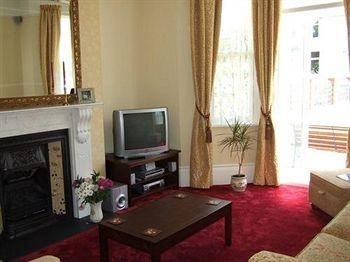 Claremont Guest House4