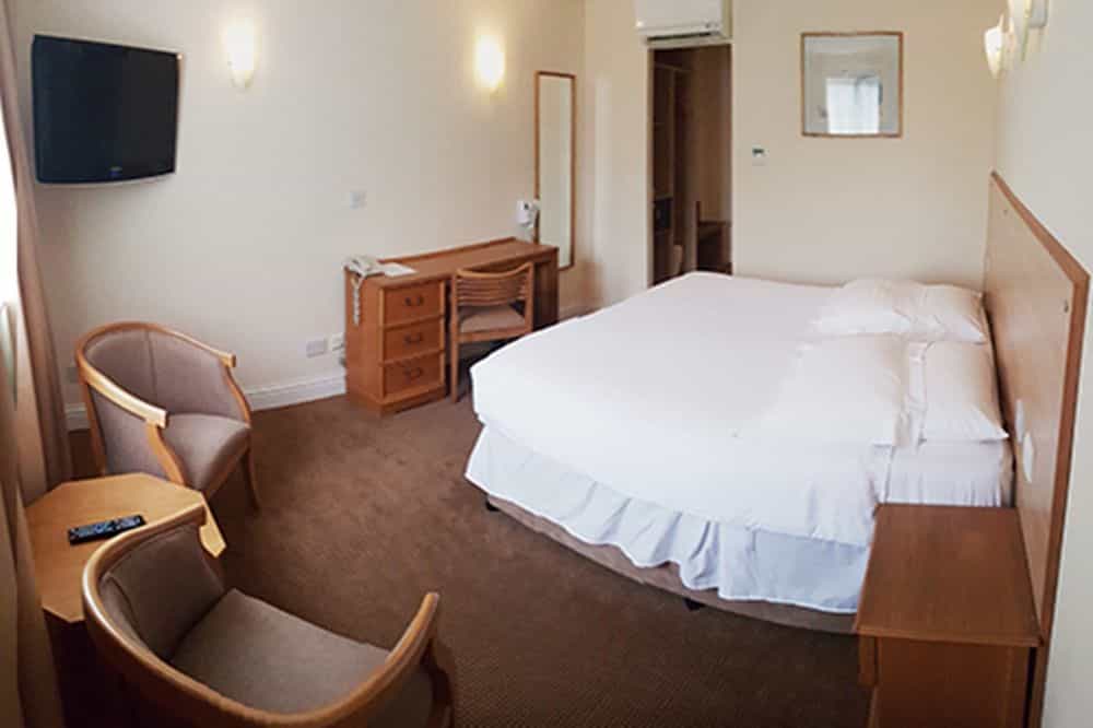 Skylark Hotel & Conference Center