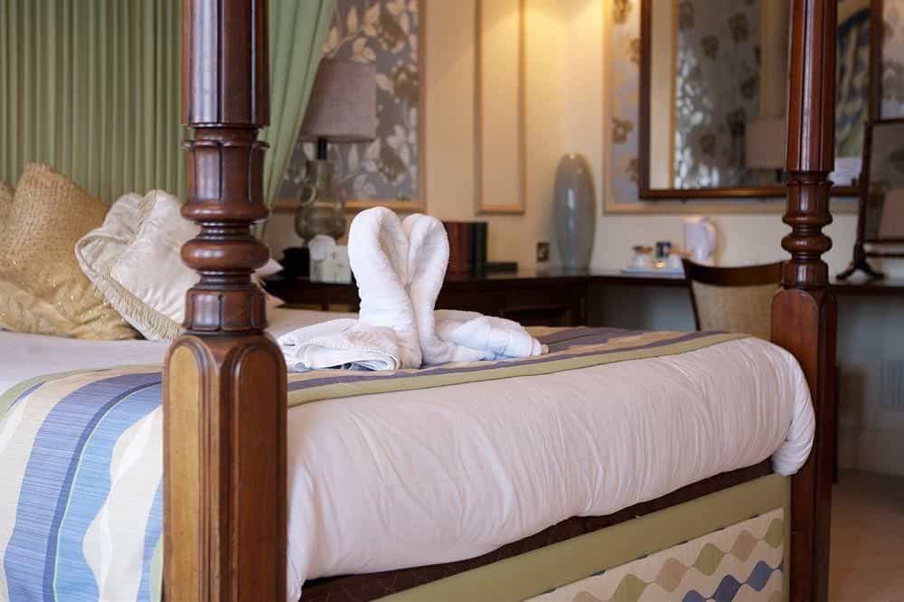 Tudor House Hotel - Guest House
