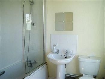 Nelson and Railway Inn1