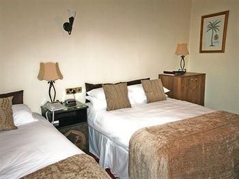 Staincliffe Hotel3