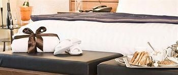 Dukes at Queens Boutique Hotel4