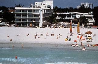 Days Hotel Thunderbird Beach Resort4