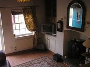 Orillia House0
