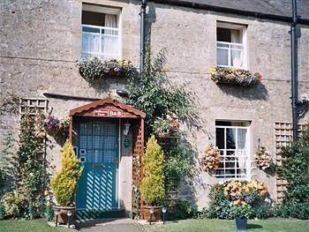 Hallbarns0