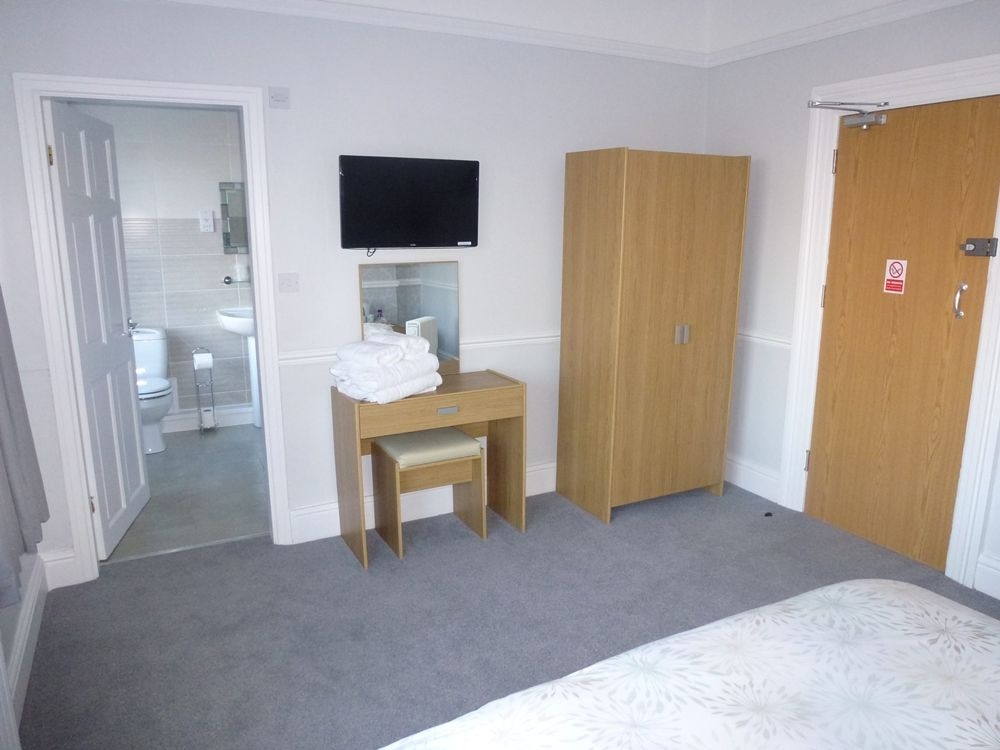 โรงแรมออเรล พาร์ค (Orrell Park Hotel)1