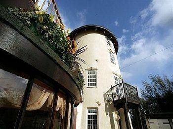 โอโย เดอะ โอลด์ มิลล์ (OYO The Old Mill)0