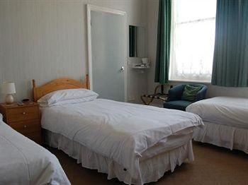 โรงแรมมารีน พาเรด (Marine Parade Hotel)4