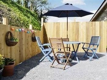 Bronhaul Farm Cottages0