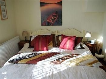 Limpert Bay Guest House1