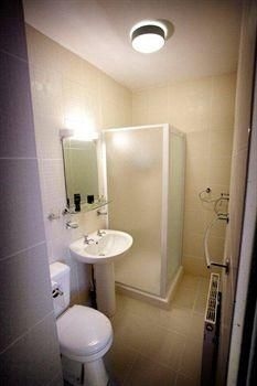 Hawthorn Hotel2