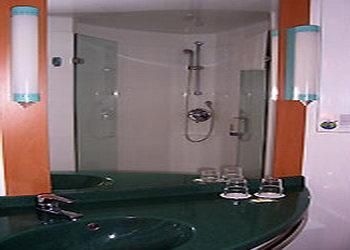 Ibis London Gatwick Airport0