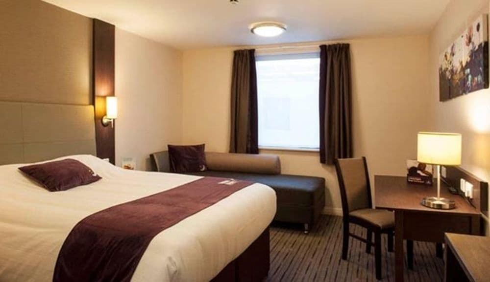 PREMIER INN BATH CITY CENTRE PREMIER INN BATH CITY CENTRE