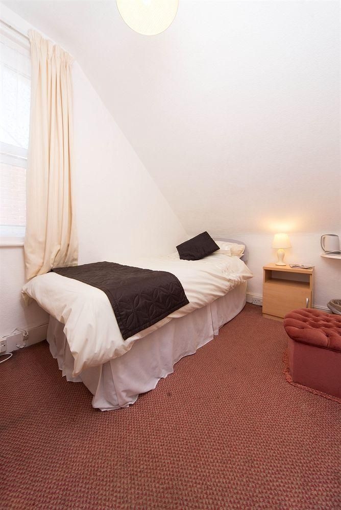 Sandy Bay Guest House1