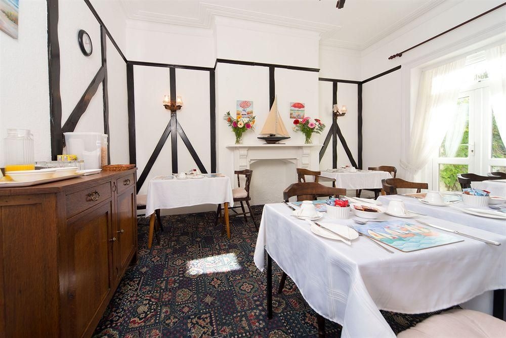 Sandy Bay Guest House0