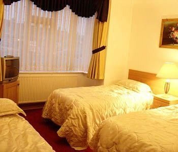 เอคอร์น ลอดจ์ แกตวิค (Acorn Lodge Gatwick)1
