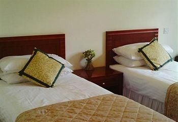 Hollybrook Country Inn2