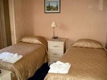 Abbington Hotel1