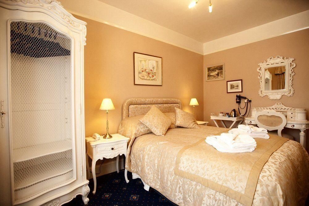 Abbington Hotel0