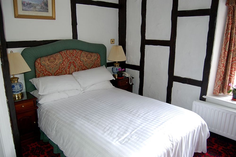 Dun Cow Inn0