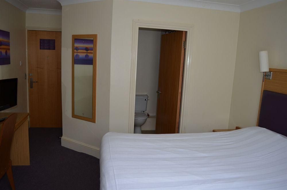 โรงแรมวอร์เปิลส์ดอนเพลส (Worplesdon Place Hotel)2