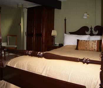 โรงแรมลองส์ อินน์ โรงแรมลองส์ อินน์