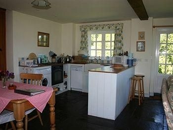 ออลตีเบรน ฟาร์ม คอทเทจแอนด์บี (Alltybrain Farm Cottages and B&B)0