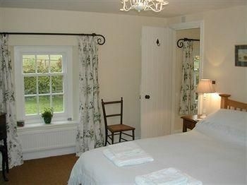 ออลตีเบรน ฟาร์ม คอทเทจแอนด์บี (Alltybrain Farm Cottages and B&B)2