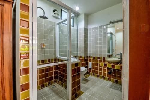 Family Room (3 Adults)