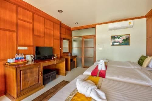 Family Room (3 Adults)