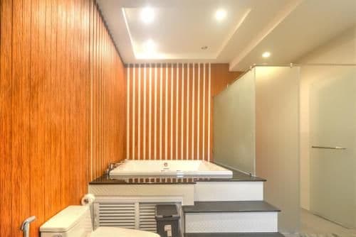 King Studio with Sofa Bed