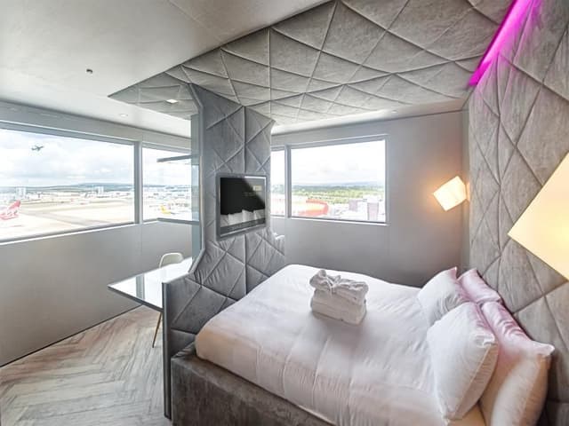 DOUBLE KING SIZE BED