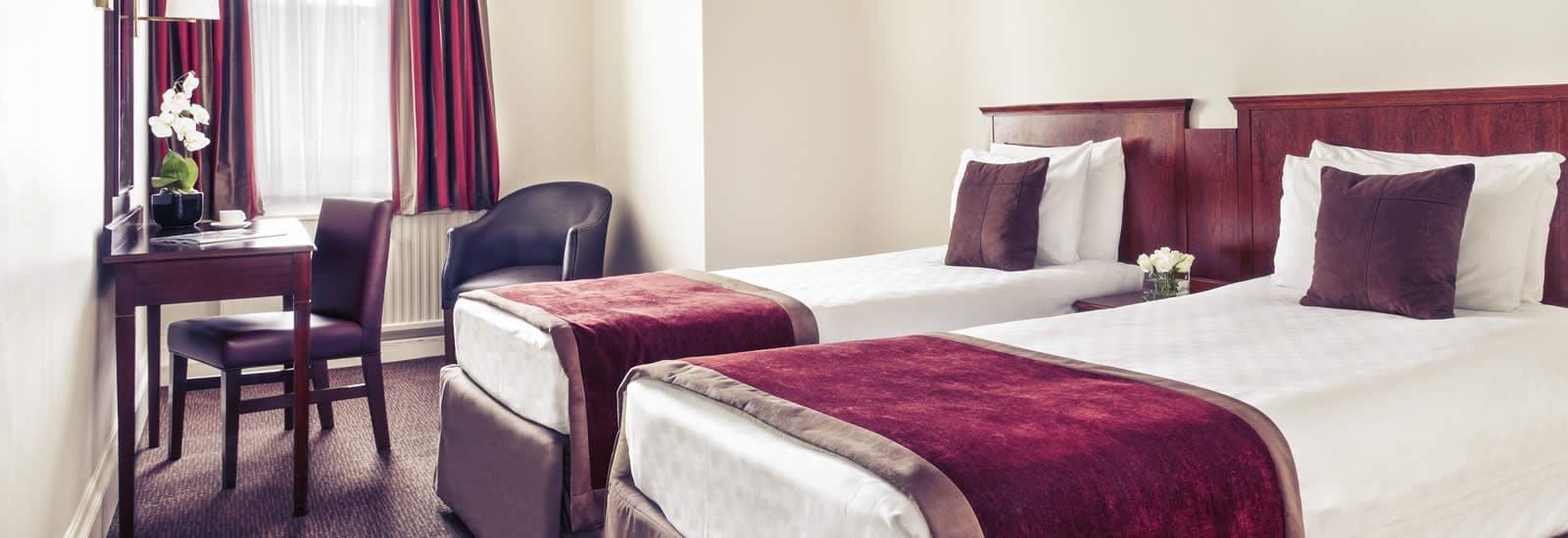 COUNTY HOTEL BY THISTLE, NEWCASTLE COUNTY HOTEL BY THISTLE, NEWCASTLE