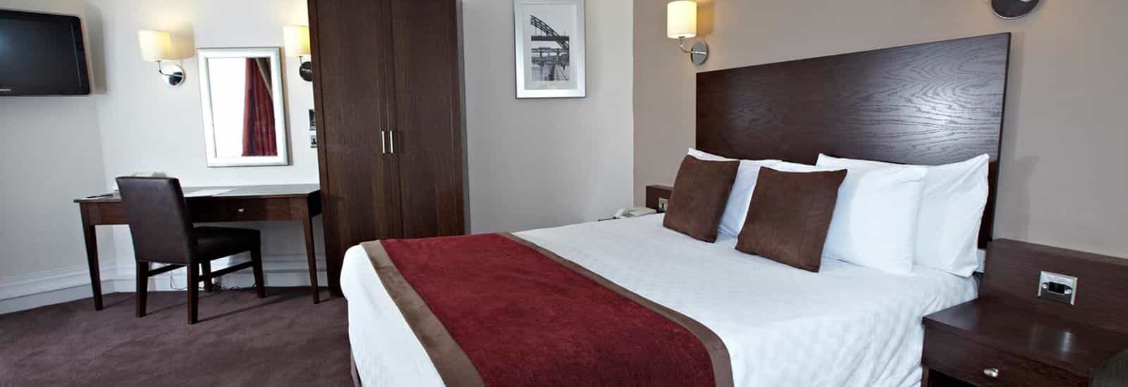 COUNTY HOTEL BY THISTLE, NEWCASTLE COUNTY HOTEL BY THISTLE, NEWCASTLE