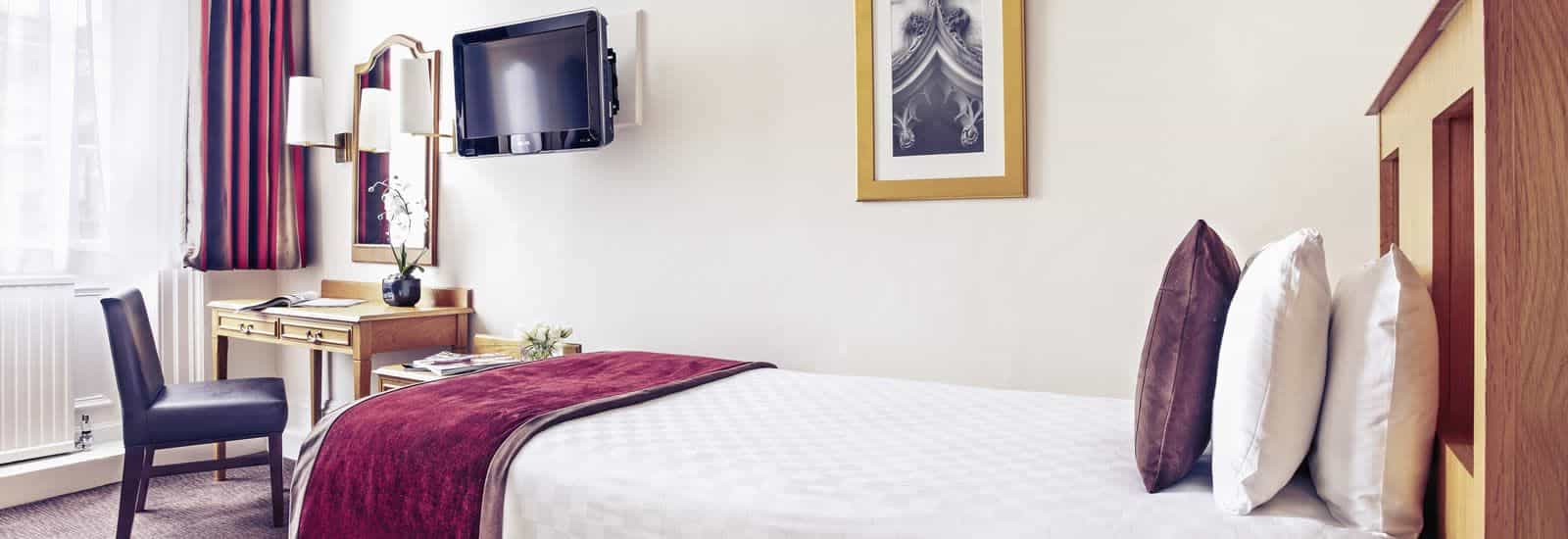 COUNTY HOTEL BY THISTLE, NEWCASTLE COUNTY HOTEL BY THISTLE, NEWCASTLE