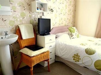 Camelot House0