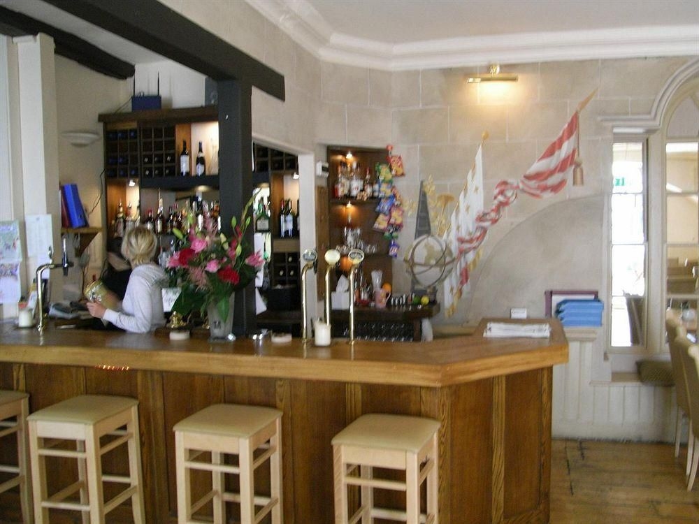 มาร์ลโบรอท อาร์มส์ โฮเต็ล (Marlborough Arms Hotel)0