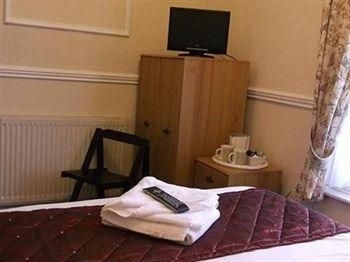 Lynwood Hotel1