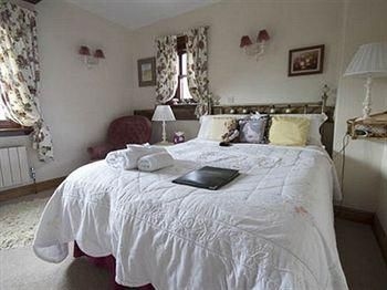 Crosshill House2