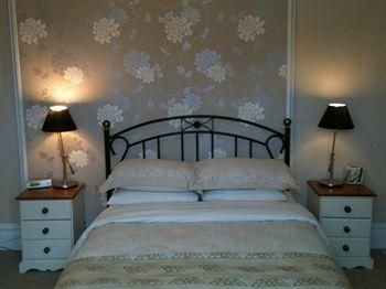 Home from Home Guest House0
