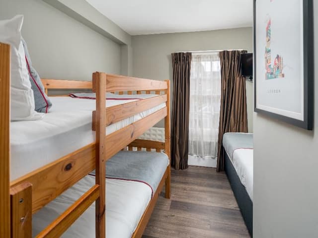 TRIPLE BUNK BED